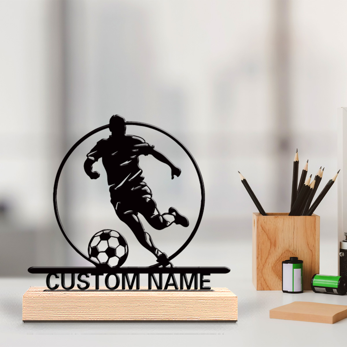 Home Decor Names - カスタムサッカー選手メタル像（名前入り）、木製台座付きテーブルデコレーション、サッカーファンへのギフト、誕生日/祝日/自宅/オフィス装飾