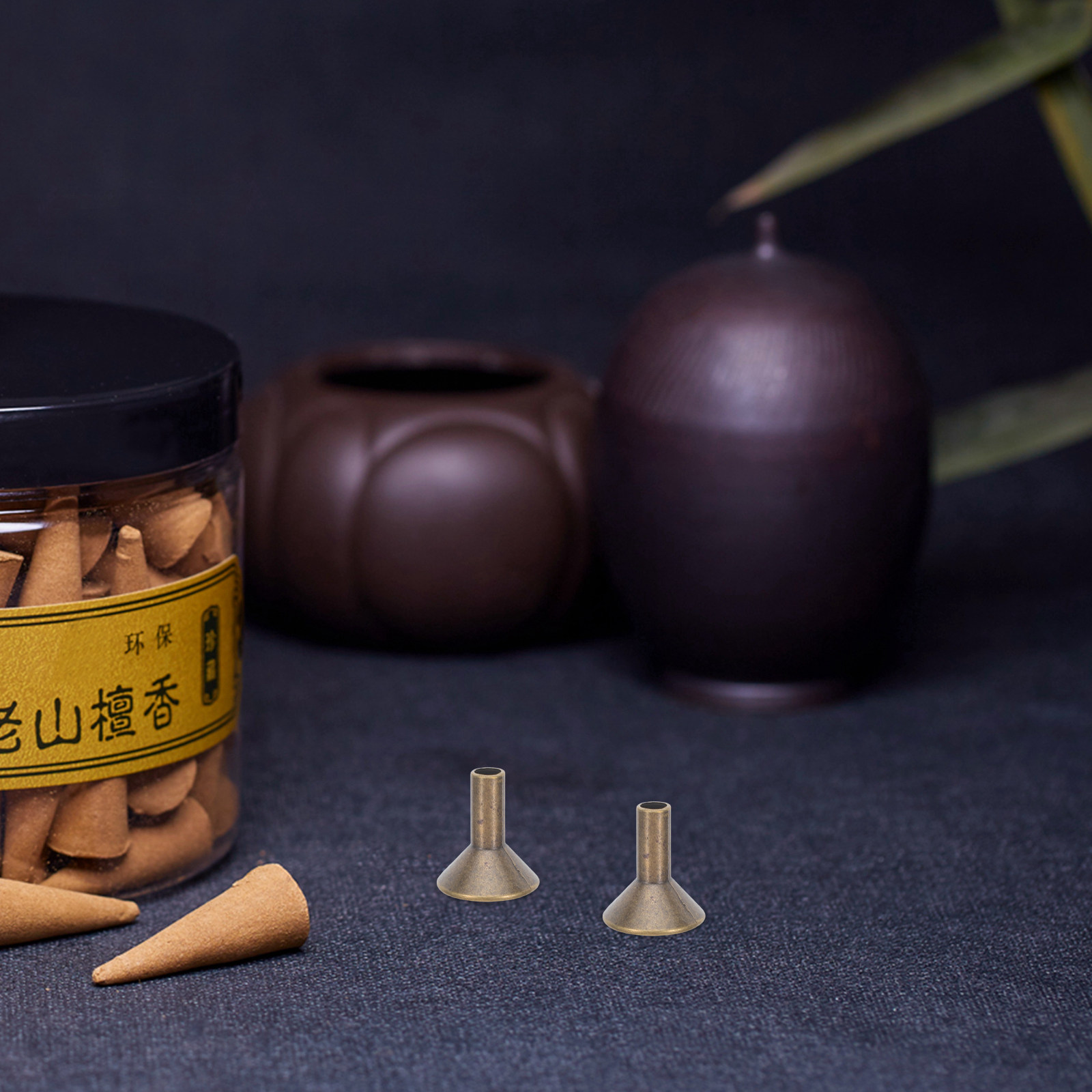 Incense Stick Holder - 8個入りメタル製香炉、逆流香炉スタンド、多用途収納ベース、コーン型スティック香、アロマセラピー、家の装飾に