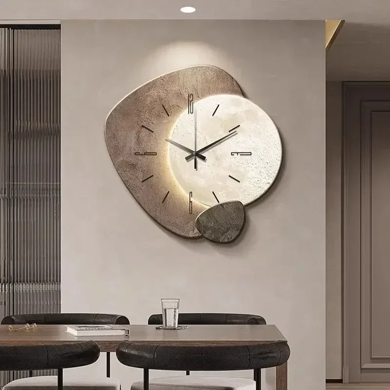 Wall Clock Silent - 2025年モダンライトデザイン時計 ミニマリズム壁掛け時計 スタイリッシュな大型リビングルーム 機械式静音装飾 寝室用