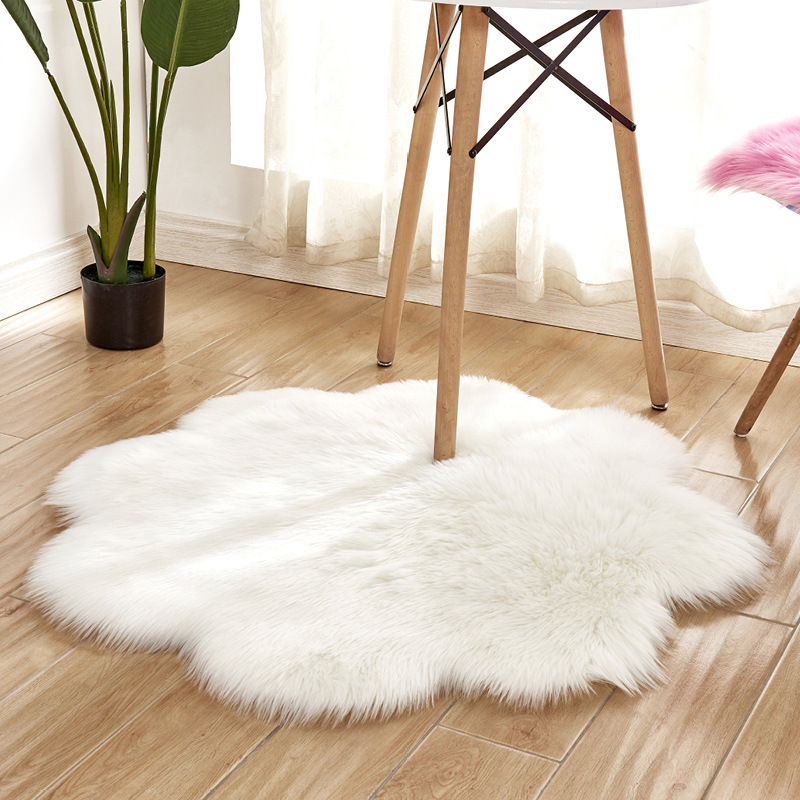 梅の花の形のソフトフェイクファーウールふわふわラグ滑り止めシ - Cowhide Rug Faux のレビューと価格