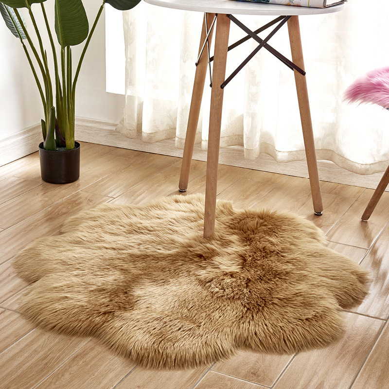 梅の花の形のソフトフェイクファーウールふわふわラグ滑り止めシ - Cowhide Rug Faux のレビューと価格