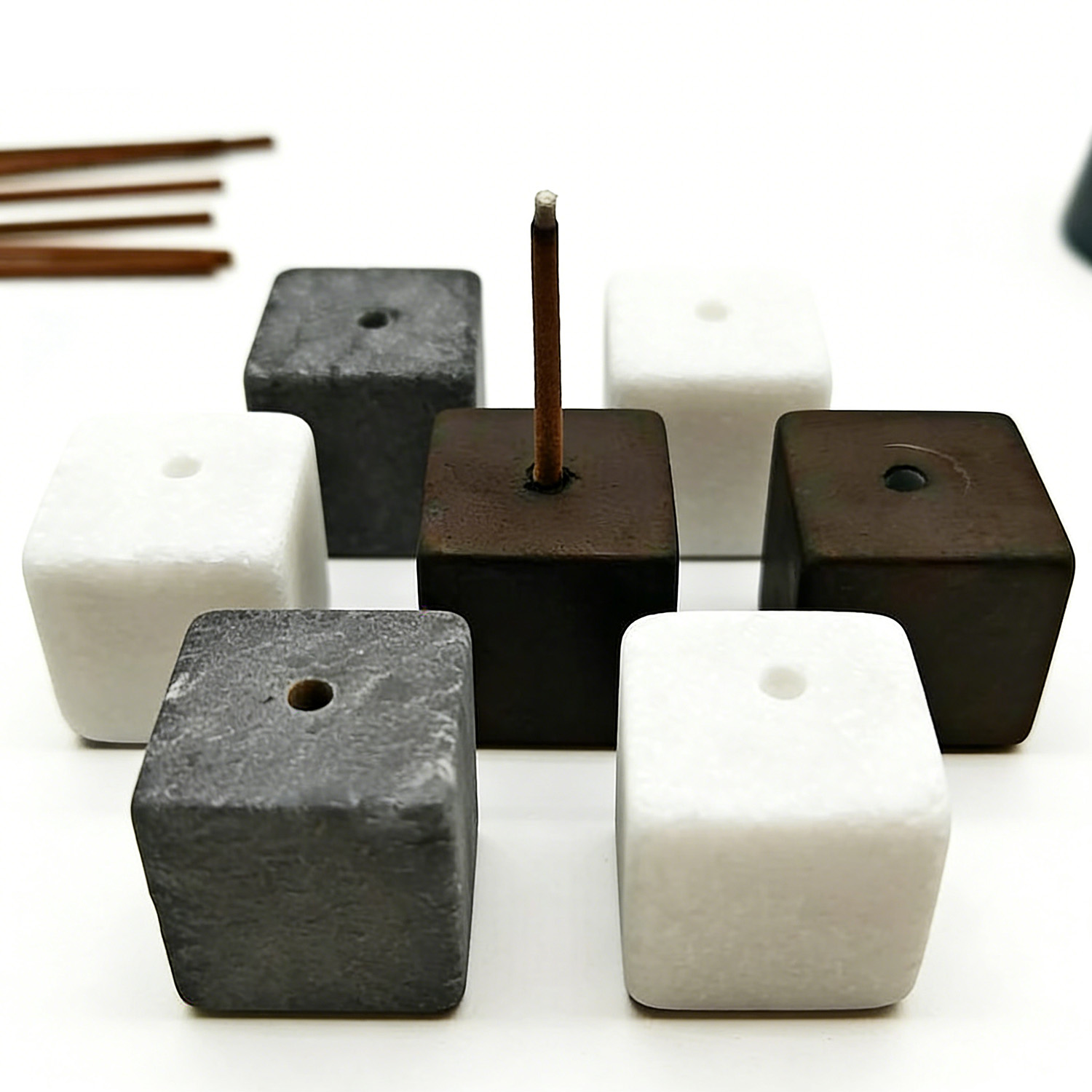2個入り天然石香炉ホルダー、コイル型香炉、ロッククォーツ石ベ - Incense Stick Holder のレビューと価格
